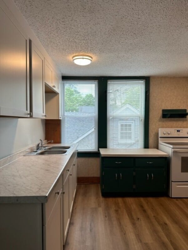 Building Photo - 705 1/2 Michaelmas Avenue - 1