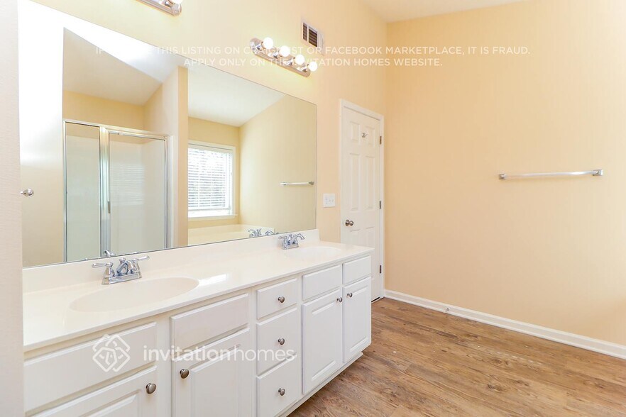 Building Photo - 4970 Fieldgate Ridge Dr