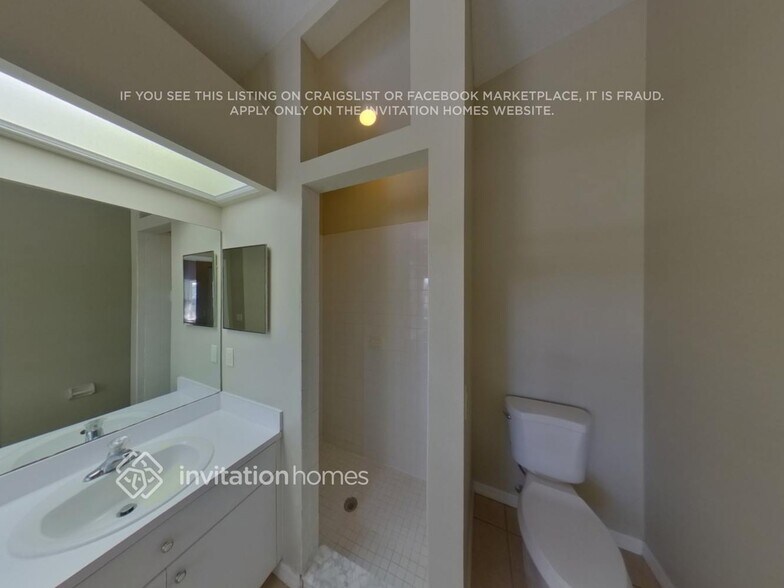 Building Photo - 194 Vermont Ave