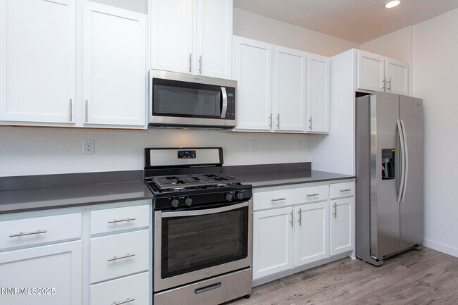 Building Photo - 436 Summer Triangle