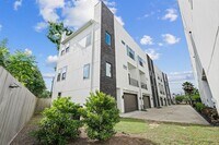 Building Photo - 1621 Wheeler Ave