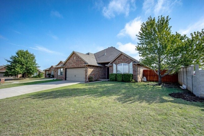 Building Photo - 13516 Gramercy Park Pl