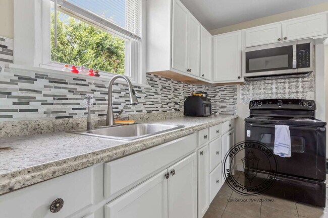 Building Photo - "Charming 3-Bedroom Home with Spacious Interiors in Norfolk's Heart!"