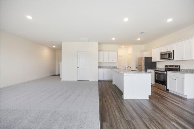 Building Photo - 8807 Vacek Xing Wy