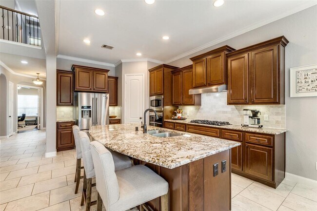 Building Photo - 15 Canoe Bend Dr