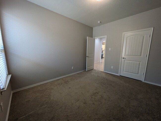 Building Photo - 1108 Bowlus Dr