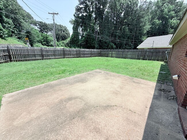 Building Photo - 1001 Creekside Pl