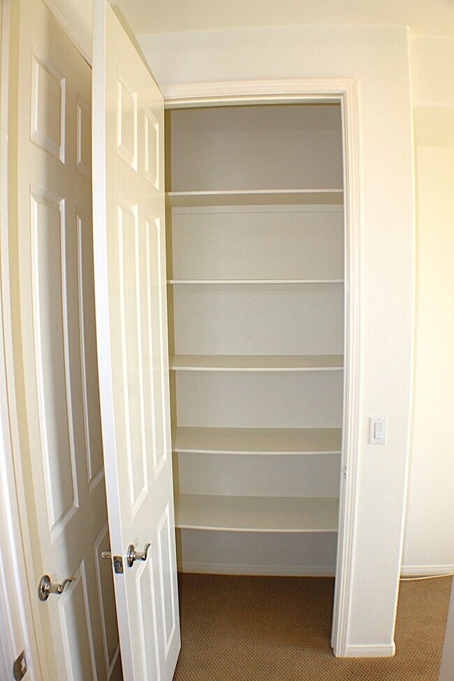 Building Photo - Resort Style Living In Lovely Solera Oaks