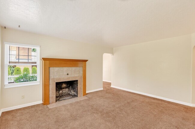 Building Photo - 1414 NE 109th Ave