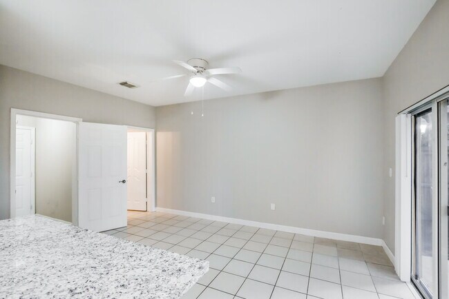 Building Photo - 1260 NE 42nd Ave