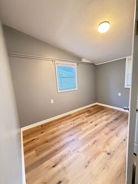 Building Photo - 2511 S Ruston Ave
