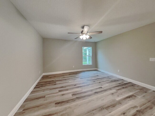 Building Photo - 6691 N Waycross Way