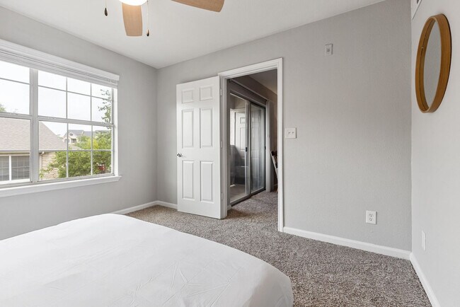 Building Photo - 8054 Exchange Dr