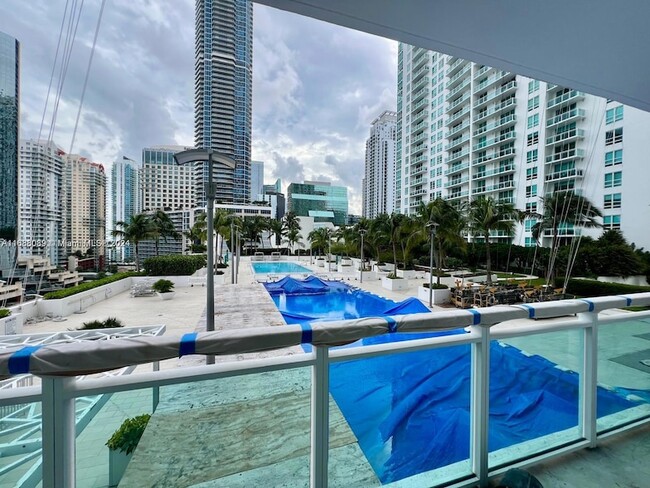 Building Photo - 950 Brickell Bay Dr