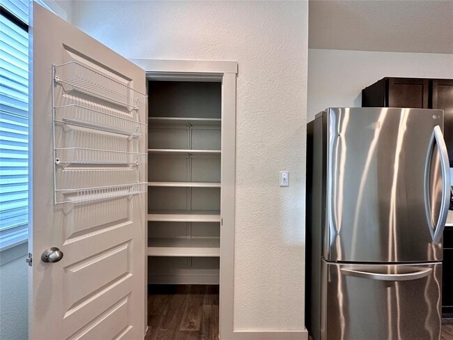 Building Photo - 402 Barton Creek Ln