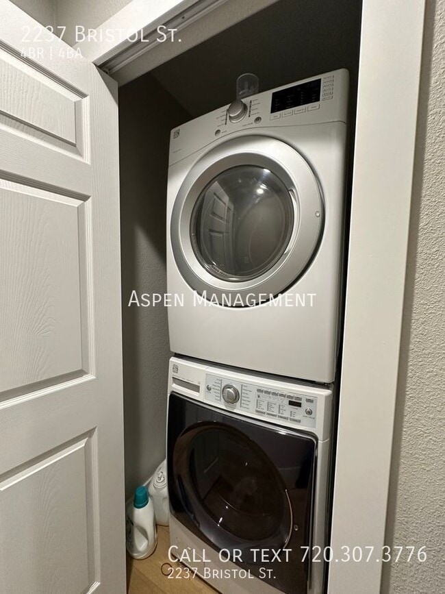 Building Photo - 2237 Bristol St