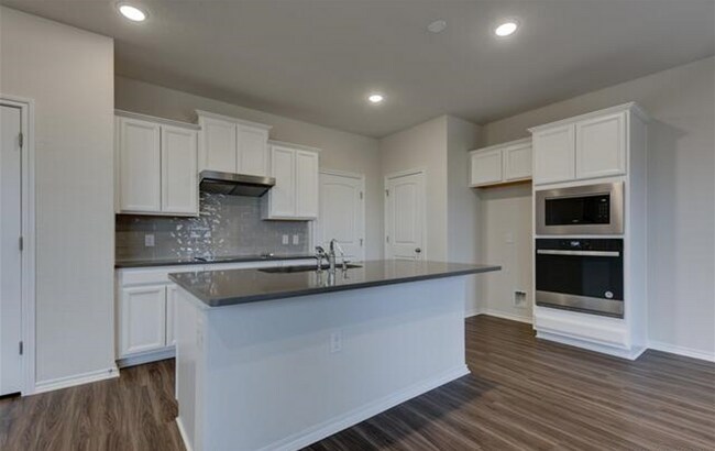 Building Photo - BEAUTIFUL NEW CONSTRUCTION IN HIDDENBROOKE