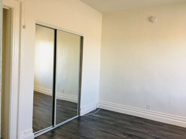 Interior Photo - Catalina Court