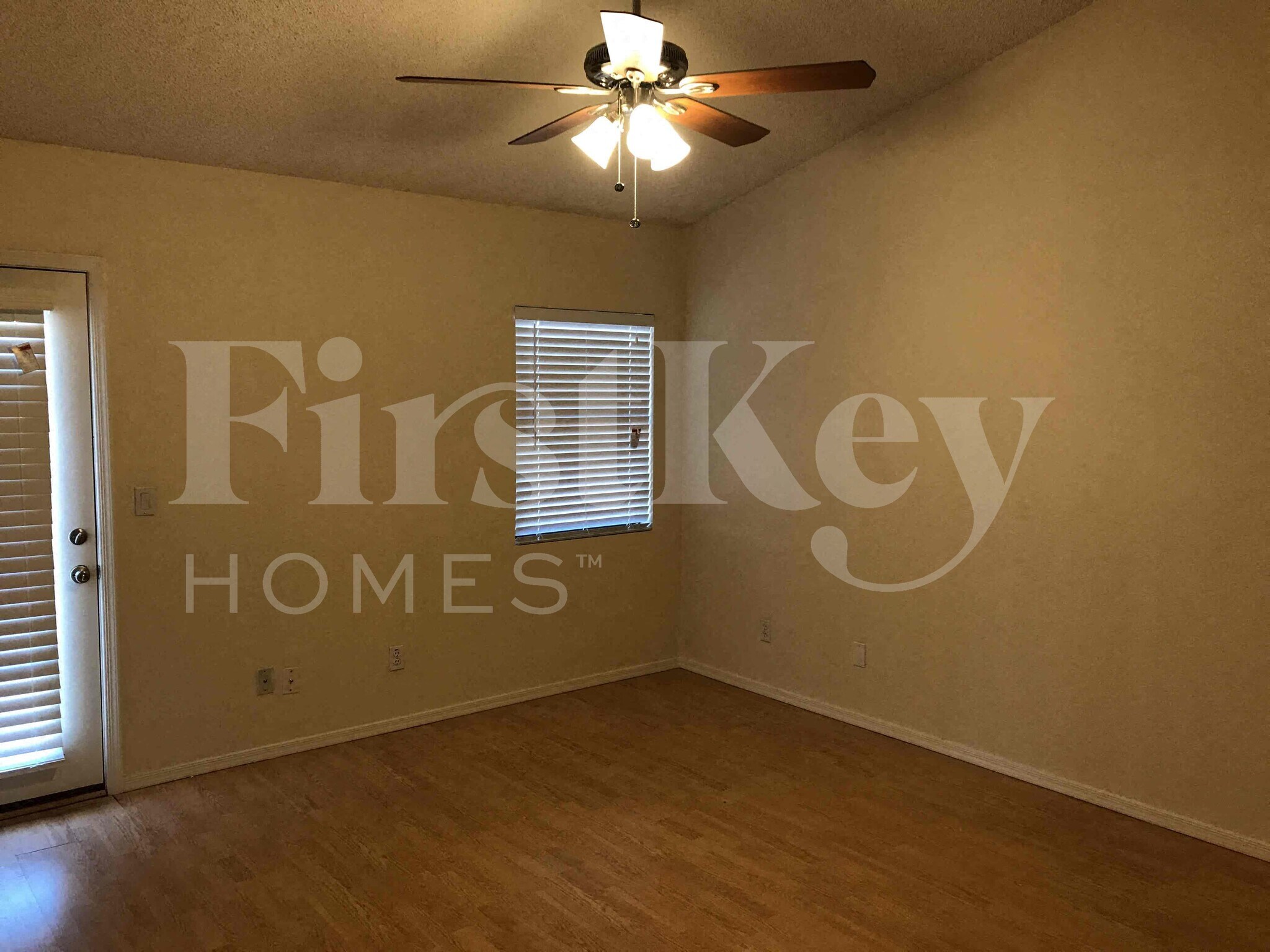 Building Photo - 4110 W Questa Dr