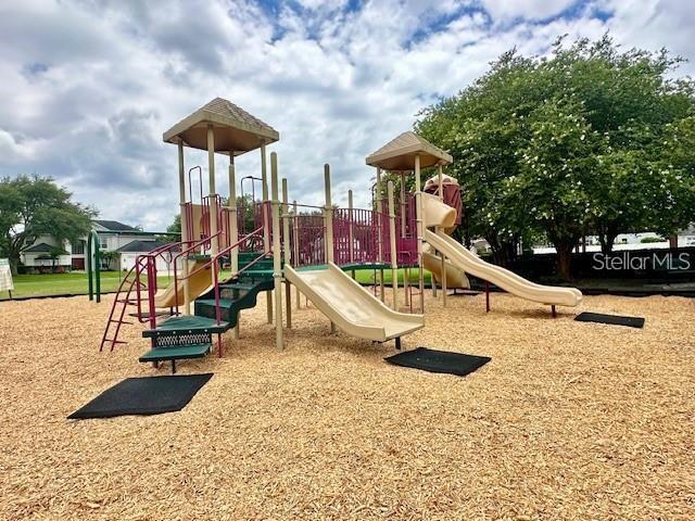 Building Photo - 806 Winder Oaks Dr