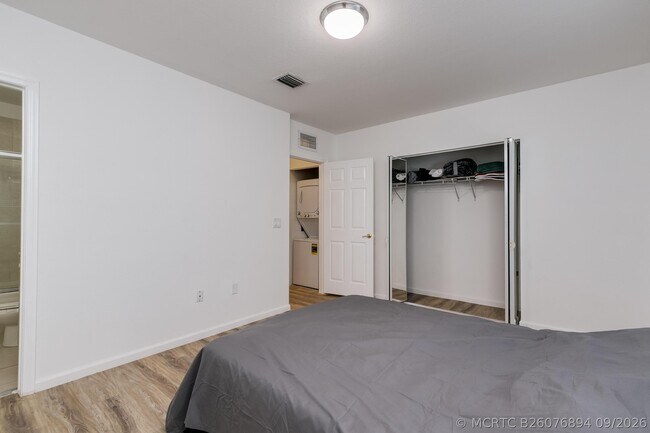 Building Photo - 2830 SW 82nd Ave