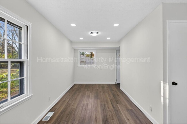 Building Photo - 437 Lanark Rd