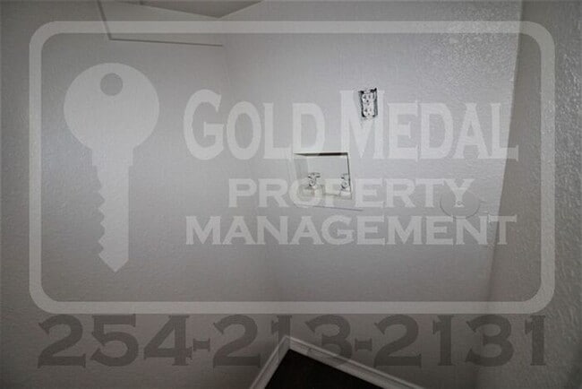 Building Photo - 3401 Barcelona Dr