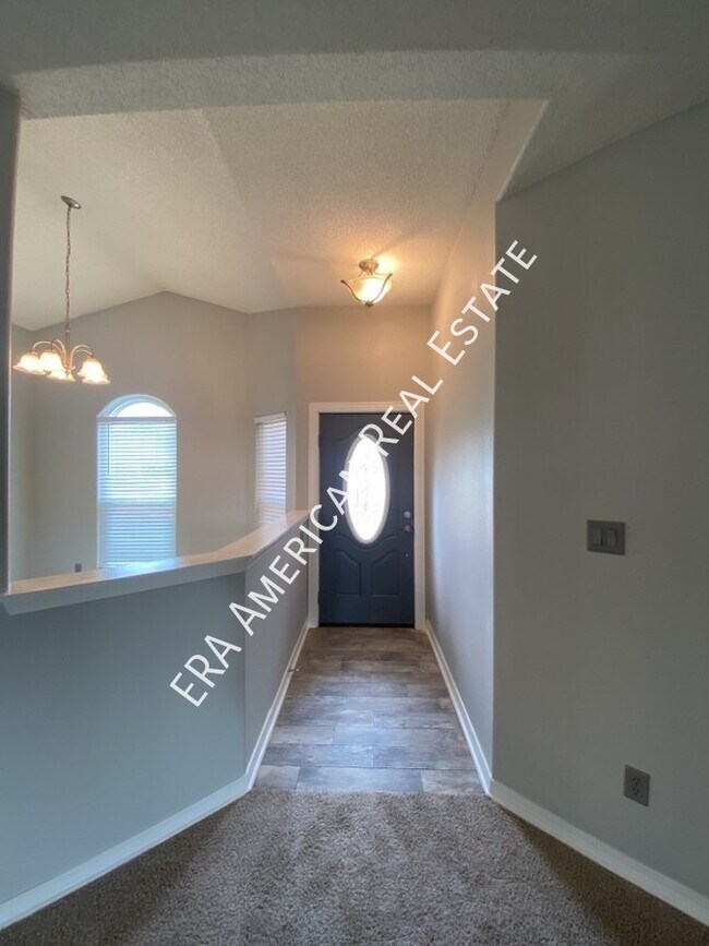 Building Photo - 2621 Barefoot Creek Cir