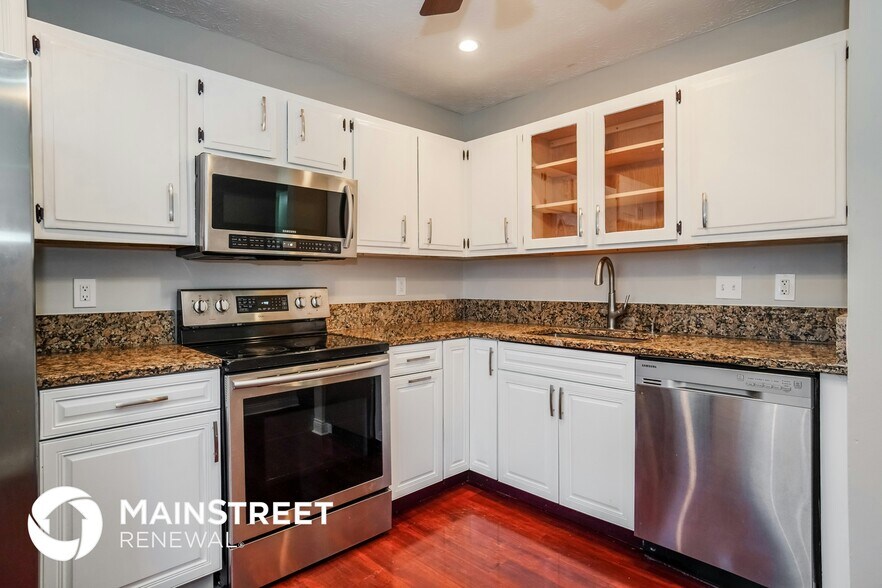 Building Photo - 1676 Laramie Dr