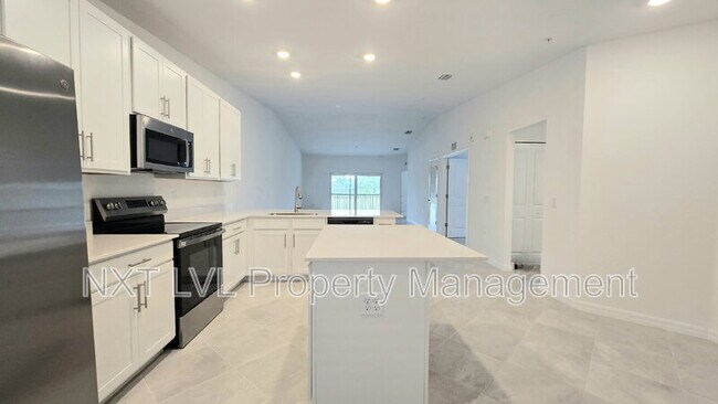 Building Photo - 15185 Bluffton Ln