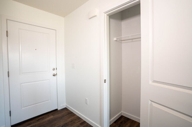 Building Photo - Brand new 4 bedroom home - Bolivar, MO