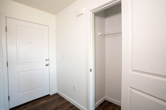 Building Photo - Brand new 4 bedroom home in Bolivar, MO