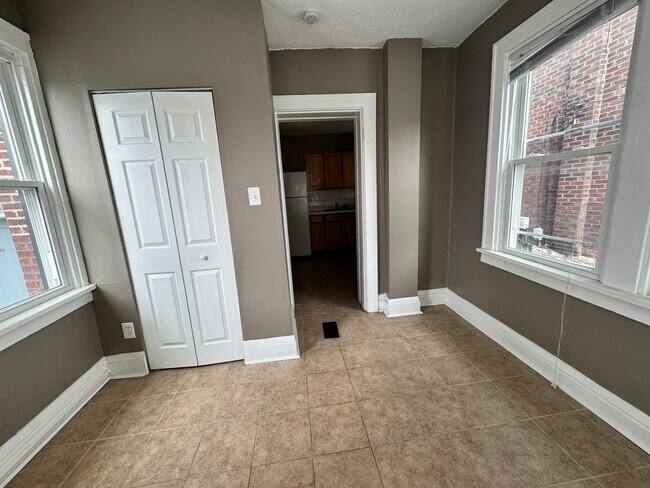Building Photo - 1406 Woodland Dr