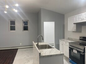 Building Photo - 12 S Lake Ave