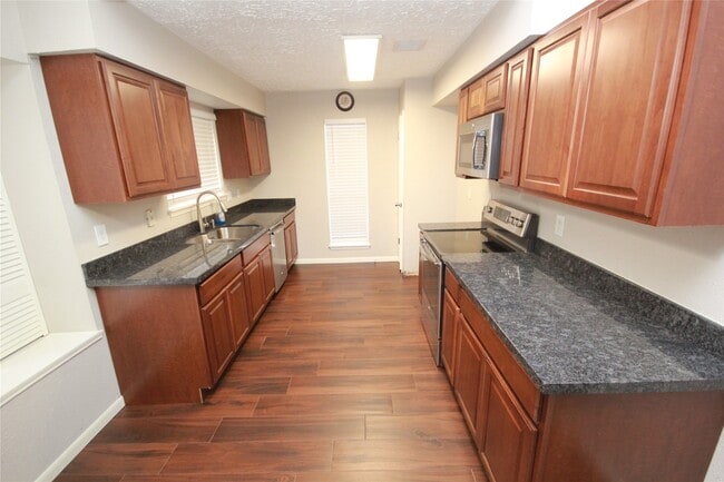 Building Photo - 22619 Braken Carter Ln