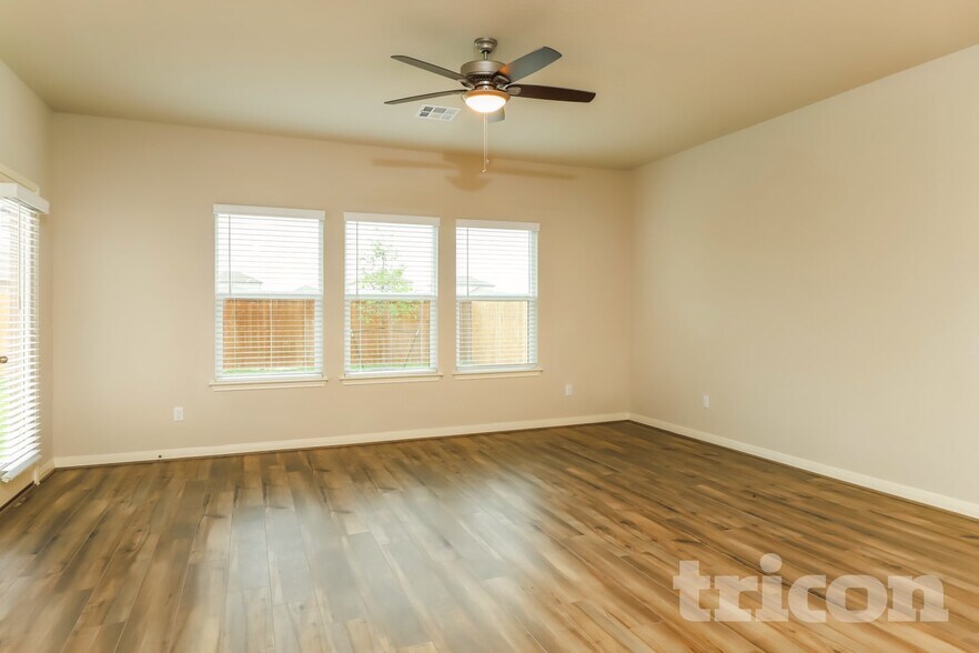 Building Photo - 5532 Shasta Pl