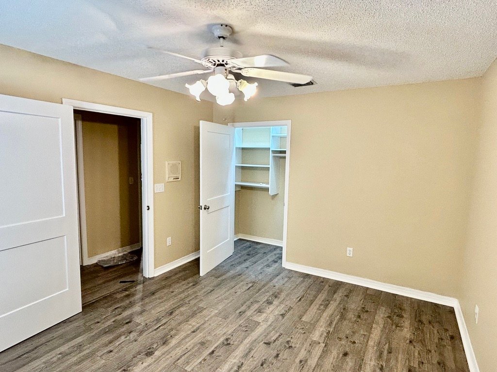 Building Photo - 640 Wedgewood Dr