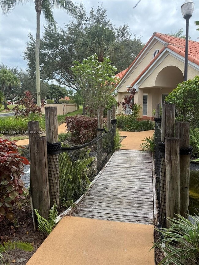 Building Photo - 3310 Pinewalk Dr N