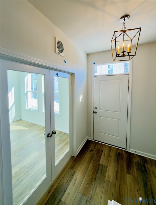 Building Photo - 121 This Wy