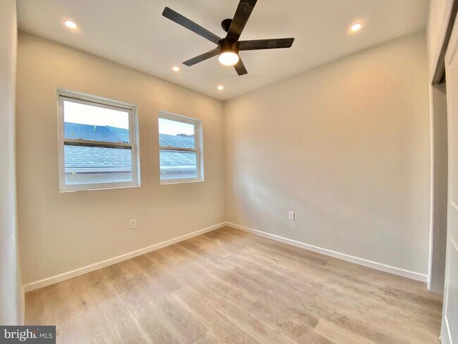 Building Photo - 6100 Ridge Ave