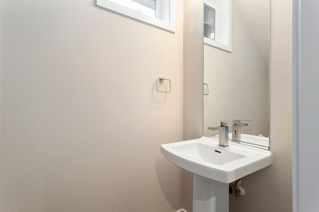 Building Photo - Like New!  Upgraded finishes Throughout!  ...