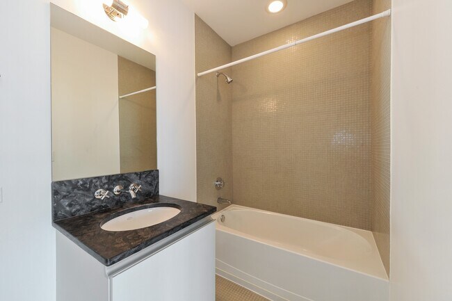 Building Photo - 600 N Fairbanks Ct