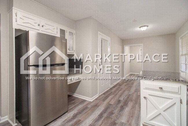 Building Photo - 3985 Cliftondale Pl