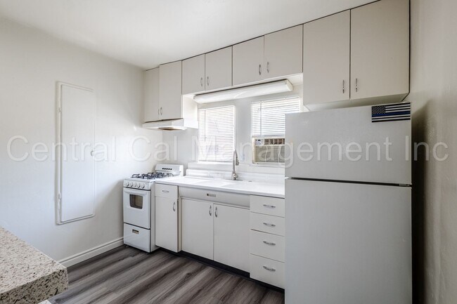 Building Photo - 2825 Park Way