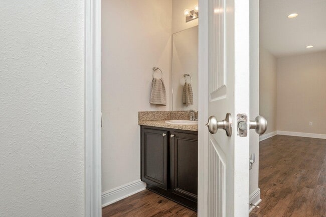 Building Photo - 175 Iron Horse Dr E