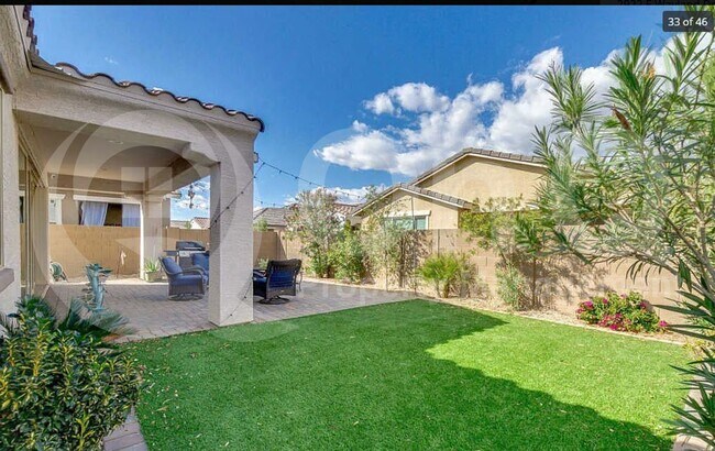 Building Photo - 2922 E Wayland Dr