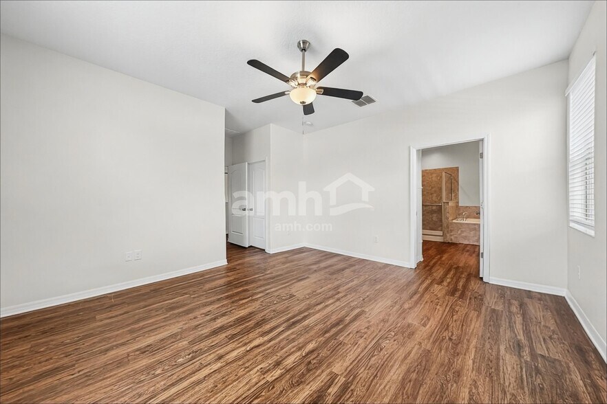 Building Photo - 13159 Royal Pines Ave