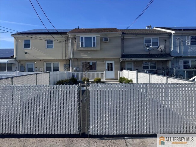 Building Photo - 33 Mercer St