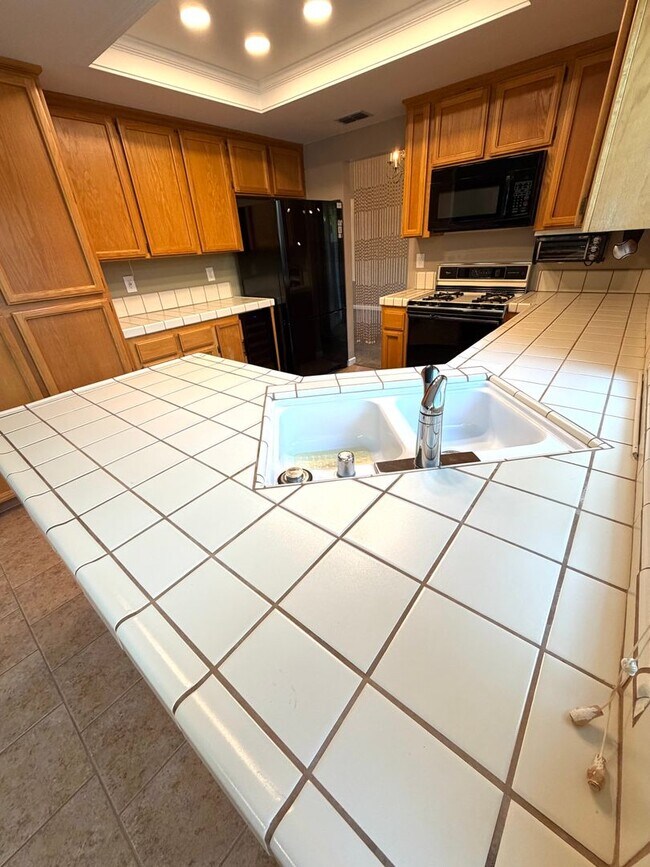 Building Photo - Beautiful 2-Story Home in the highly sought after Stanford Ranch community!