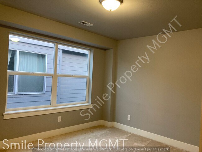 Building Photo - A nice house with 5 beds rooms and 3 baths.